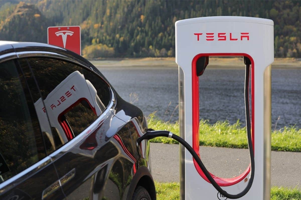 how long does a tesla battery last