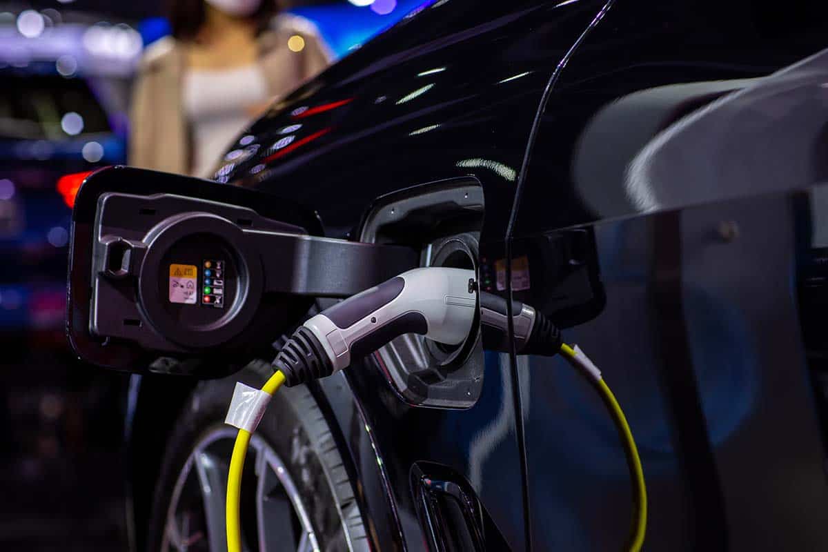 electric-car-charging-station-hybrid-car-electric