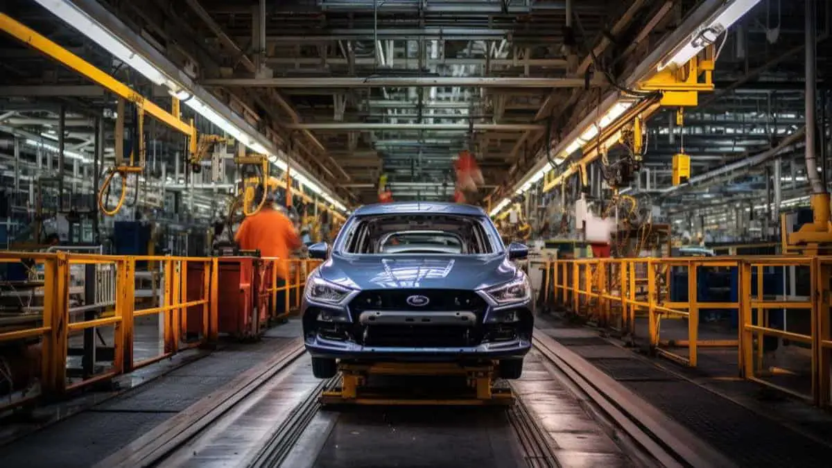 A_huge_Ford_car_plant_with_assembly_line_photo