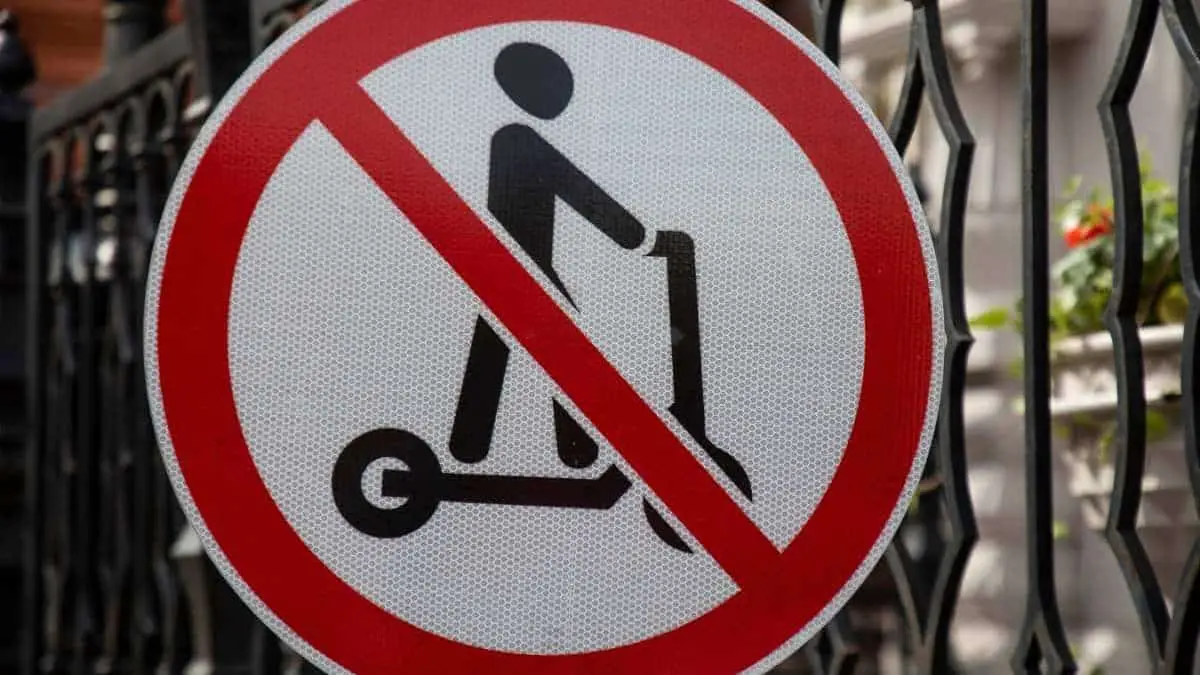e-scooter prohibited street sign